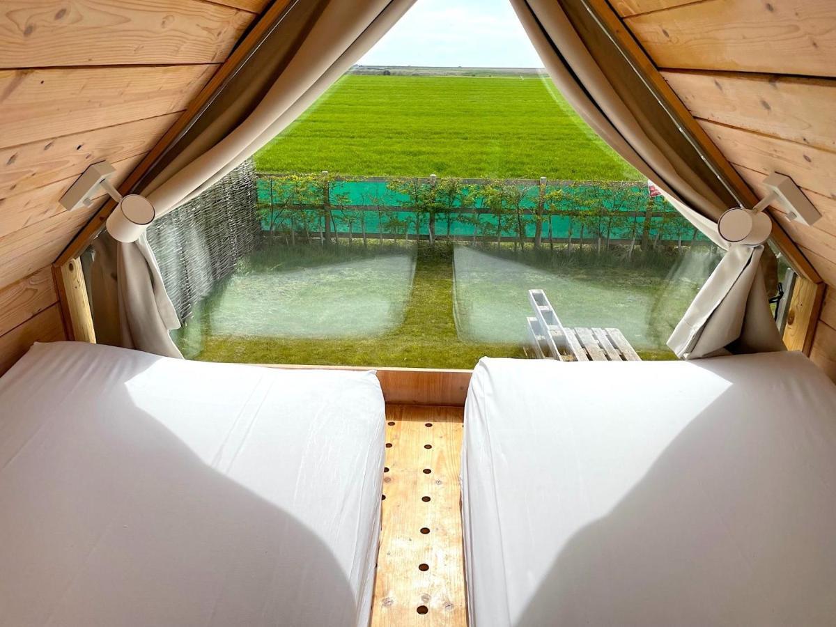 Lushna 8 Petite At Lee Wick Farm Cottages And Glamping Clacton-on-Sea Exterior foto